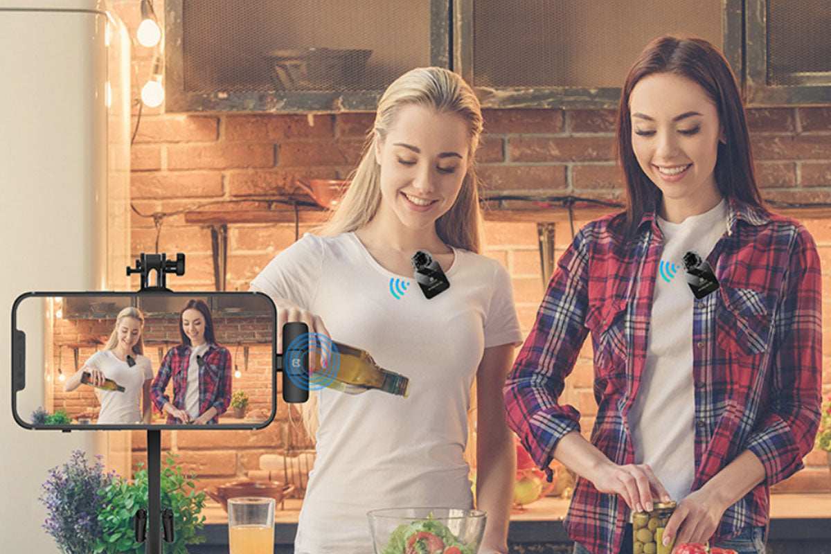 Wireless Lavalier Lapel Clip-on Microphone-Lightning