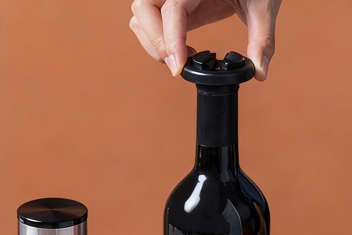 4Pcs Electric Wine Opener Set with Aerator Foil Cutter and Vacuum Stopper