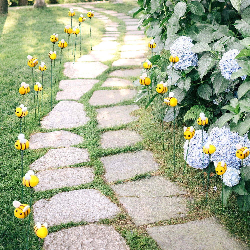 5Pcs Bee Stakes Ornaments for Indoor Outdoor Yard Patio Plant Pot Flower Bed