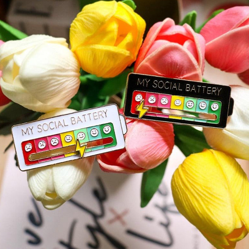 2Pcs My Social Battery Mood Brooch Pin Funny Interactive Badge Lape Pin Battery Style