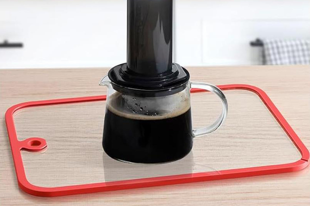 2Pcs Tempered Glass Cutting Board with Non-Slip Edges and Hanging Hole Dishwasher-security