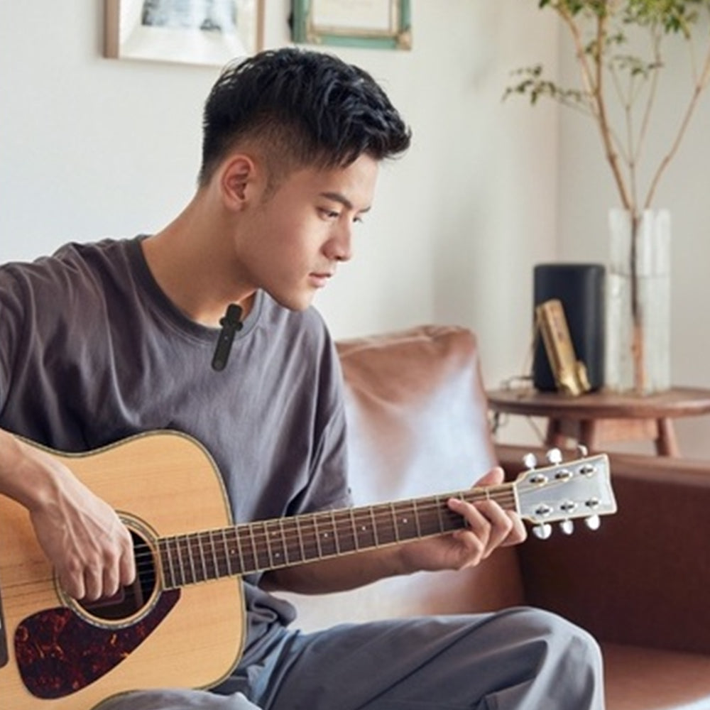 2.4G Wireless Lavalier Microphone Plug and Play Mic for Android iPhone iPad Vlog Live Stream Black