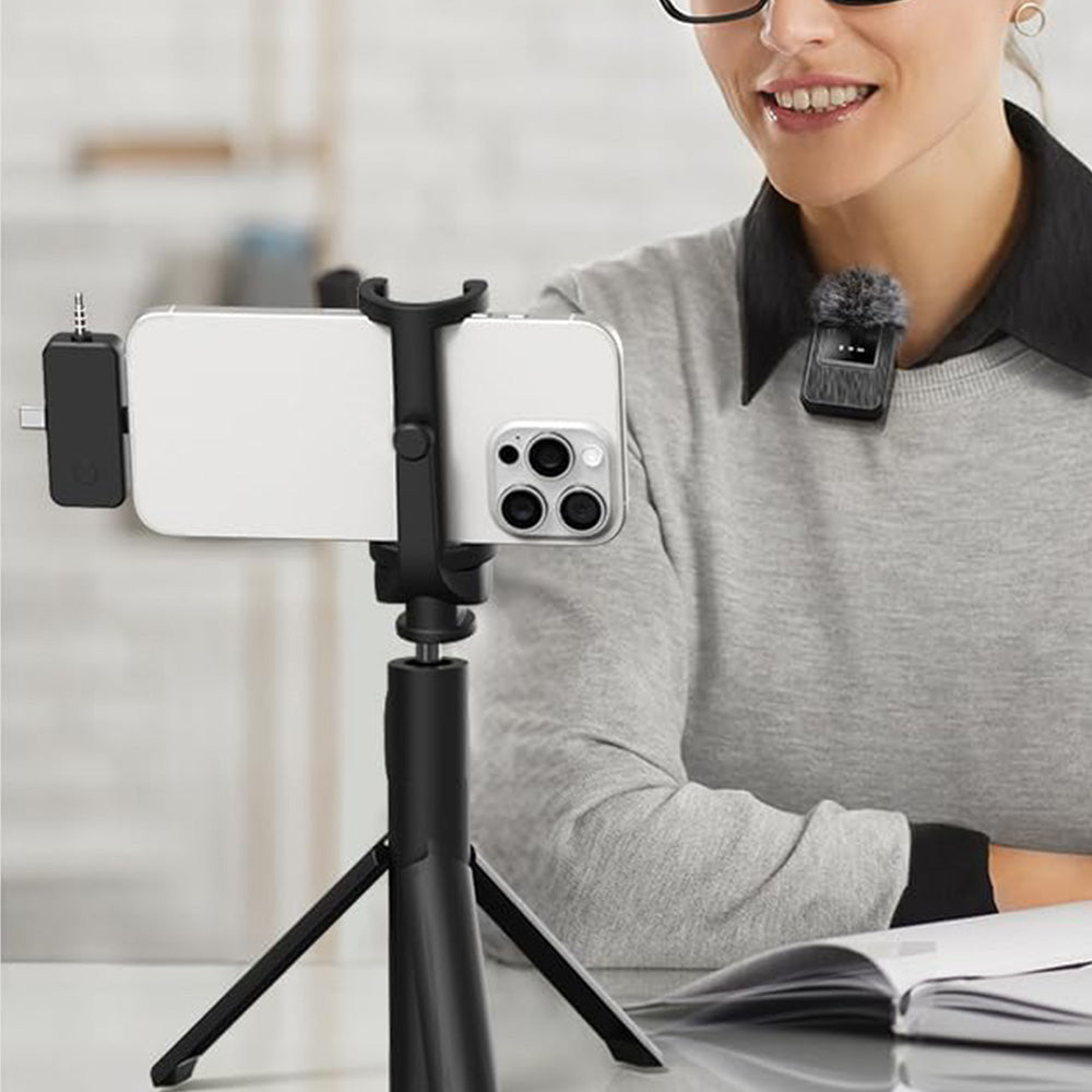 3-in-1 2.4G Wireless Lavalier Microphone Set Compatible with iPhone Android Device for Recording Live Streaming