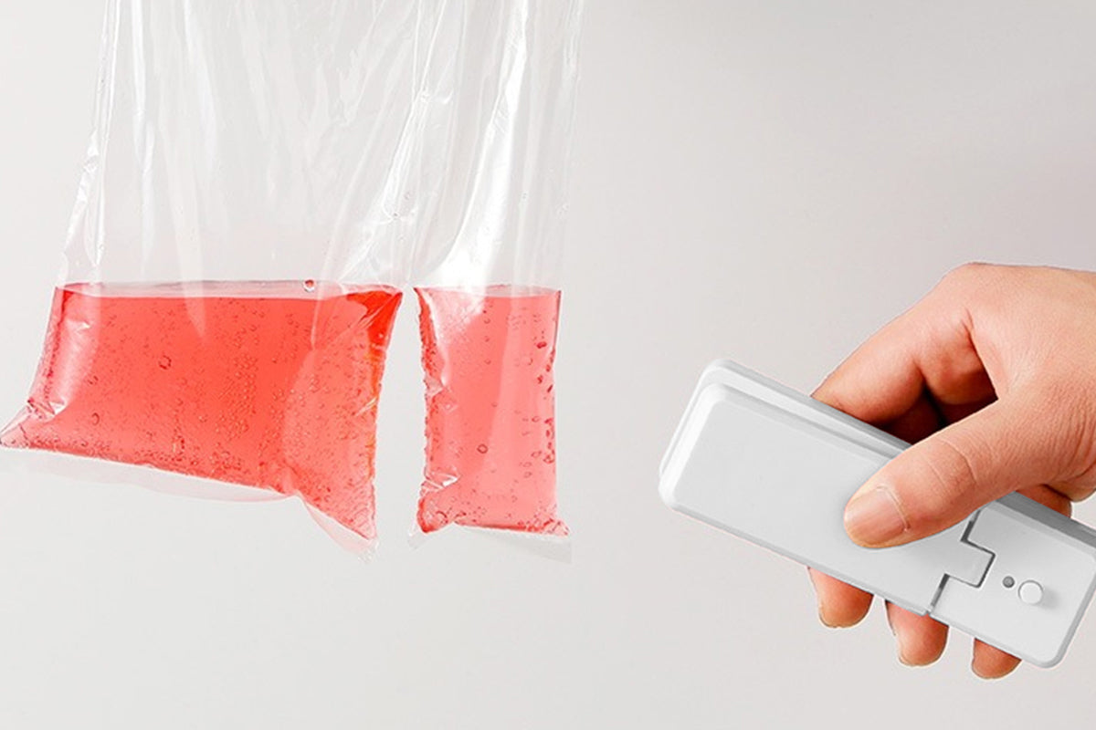 Portable USB Rechargeable 2-In-1 Handheld Heated Vacuum Sealer Cutter Plastic Bags Food Storage Freshness-White