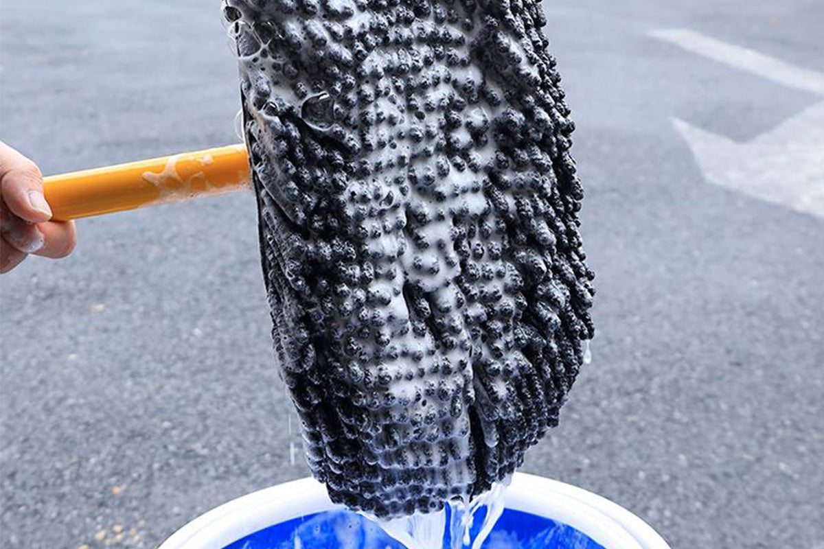 102cm Telescopic Adjustable Car Wash Mop Brush Kit with 15 Degree Curved Long Handle for Vehicle Cleaning -Yellow