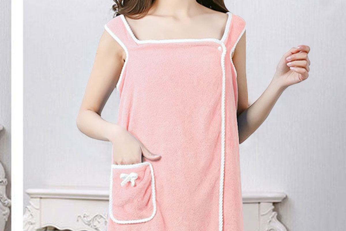 Coral Fleece Bath Towel Wearable Wrap Absorb Bathrobe With Pocket-Pink