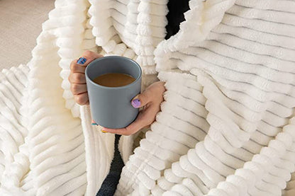 Super Soft Warm Flannel Plush Blankets Throws For Couch Sofa Bed-White