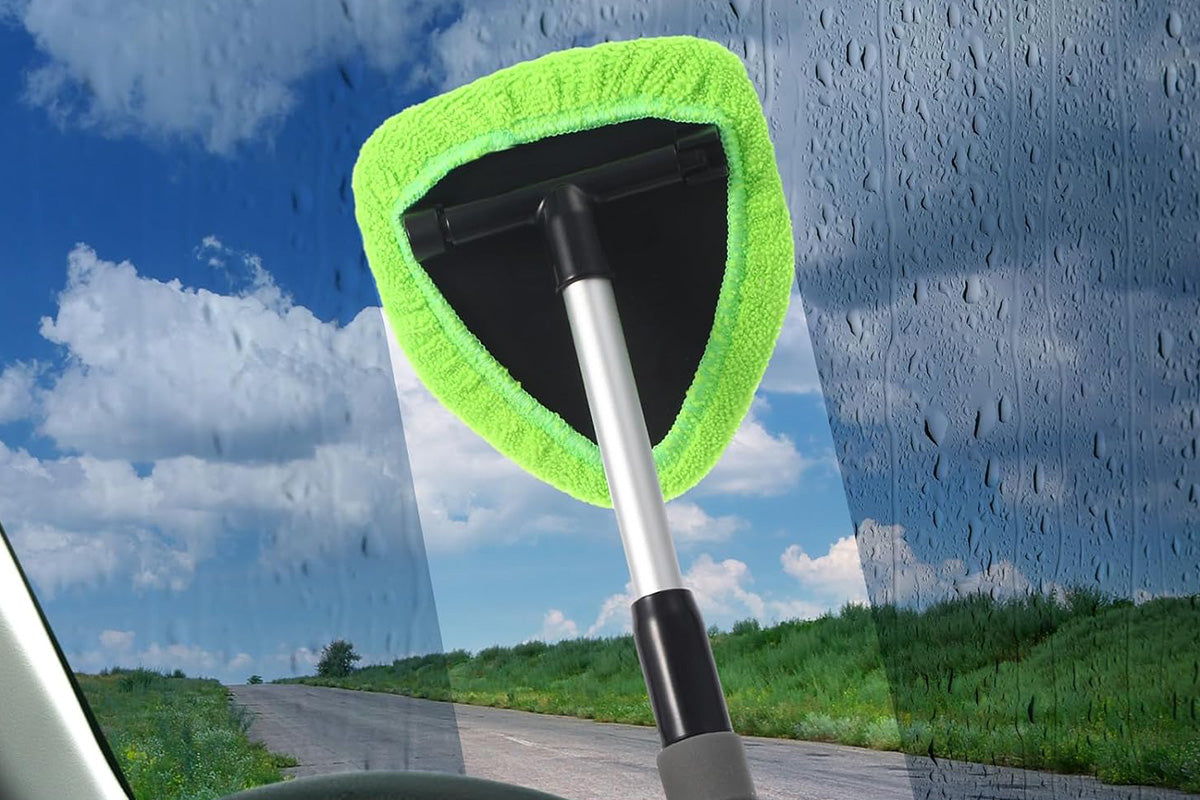 Car Window Cleaner with 4 Washable Microfiber Pads - Green