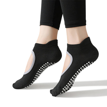 4 Pairs of Anti-Slip Yoga Socks Comfortable Pilates Socks with Grips for Workout Barre